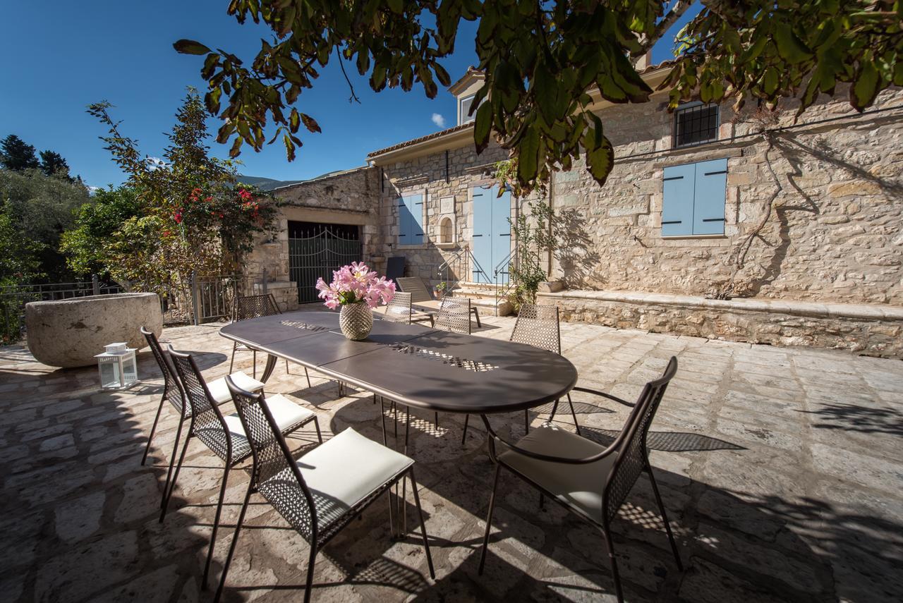 Bratis Holiday Home Kallithea  Eksteriør billede